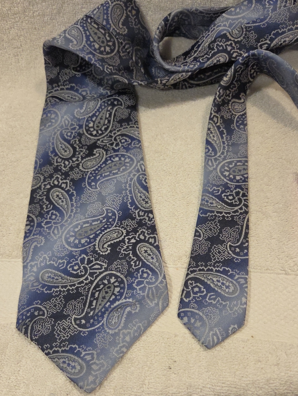 DON LOPER OF CALIFORNIA VINTAGE TIE